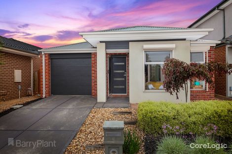 Property photo of 2/77 Hemsley Promenade Point Cook VIC 3030