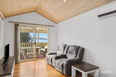 Property photo of 7 Sublime Point Avenue Tascott NSW 2250