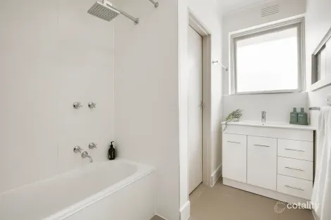 Property photo of 5/4 Rigby Avenue Carnegie VIC 3163