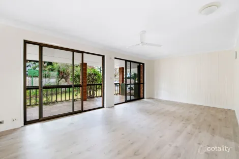 Property photo of 26 Bradley Avenue Miami QLD 4220
