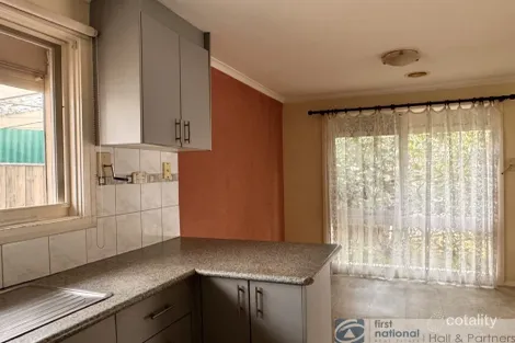 Property photo of 10 Devira Street Dandenong North VIC 3175