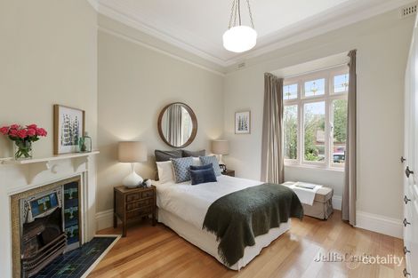 Property photo of 28 Tooronga Road Malvern East VIC 3145