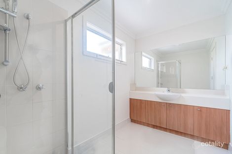 Property photo of 5 Viewbank Circuit Roxburgh Park VIC 3064
