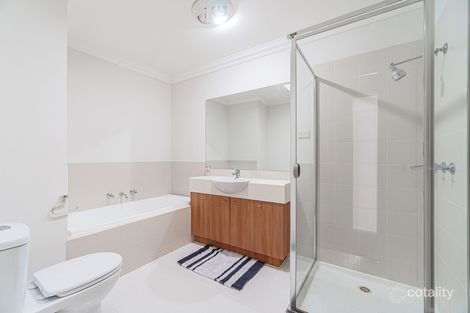Property photo of 5 Viewbank Circuit Roxburgh Park VIC 3064