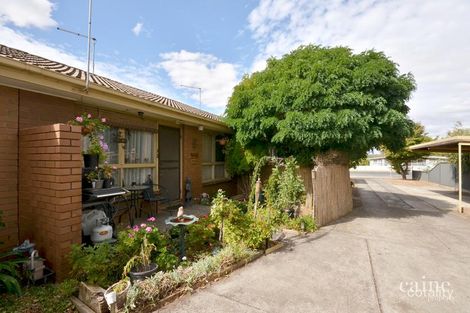 Property photo of 1 Forest Court Wendouree VIC 3355