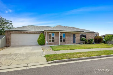 1 Ashwood Gdns, Mitchell Park, VIC 3355