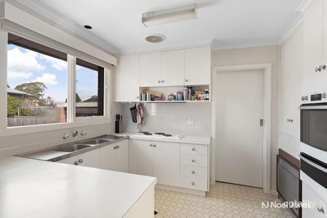 Property photo of 9 Folkstone Crescent Ferntree Gully VIC 3156