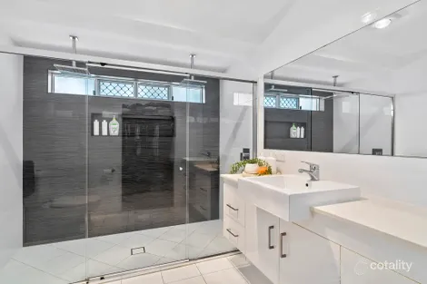 Property photo of 48 Cocoanut Point Drive Zilzie QLD 4710