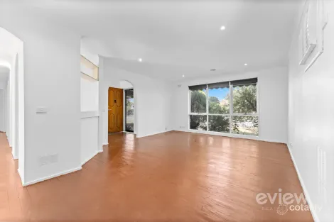 Property photo of 19 Somerset Close Werribee VIC 3030