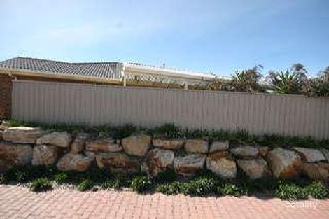 4 Nyrang Cct, Woodcroft, SA 5162