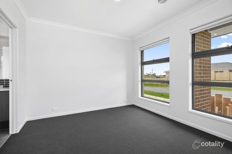 Property photo of 54 Havant Circuit Charlemont VIC 3217