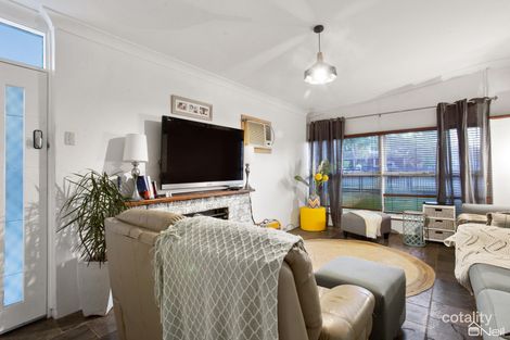 Property photo of 6 Kurrajong Way Camillo WA 6111