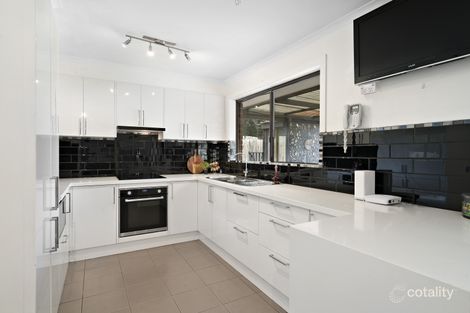 Property photo of 68 Sandfield Drive Carrum Downs VIC 3201
