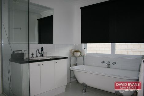 Property photo of 33 Arrowwood Loop Secret Harbour WA 6173