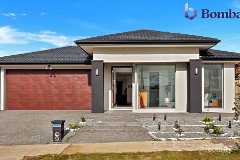 Property photo of 9 Burlington Entrance Mickleham VIC 3064
