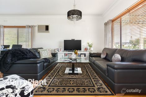 Property photo of 31 Stuart Street Noble Park VIC 3174
