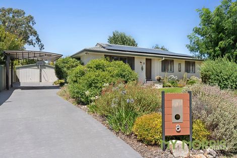 8 Hiles Pl, Kambah, ACT 2902