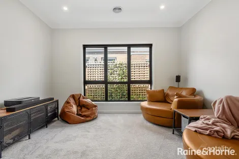 Property photo of 17 Nowlan Street Gisborne VIC 3437