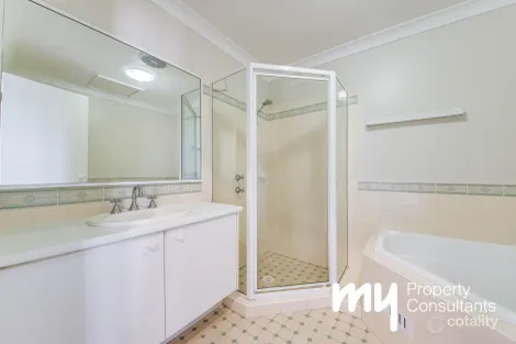 Property photo of 16/6 Parkholme Circuit Englorie Park NSW 2560