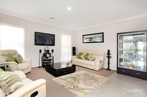 Property photo of 33 Benalla Avenue Eynesbury VIC 3338