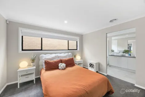 Property photo of 7 Fawkner Crescent Armstrong Creek VIC 3217