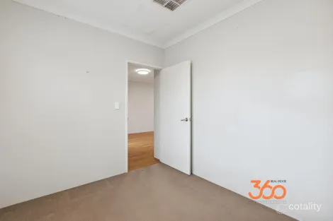 Property photo of 8/89 Redstone Trail Ellenbrook WA 6069