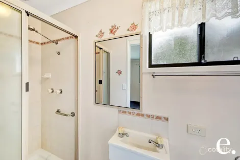 Property photo of 39 Park Royal Drive Branyan QLD 4670