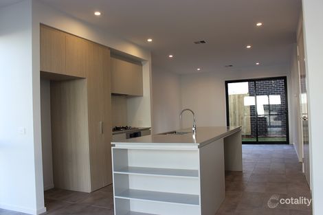 Property photo of 46 Oakden Crescent St Albans VIC 3021