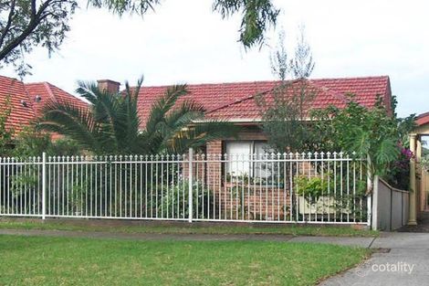 22 Chaseling St, Greenacre, NSW 2190