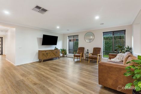 Property photo of 9 Nubrena Drive Strathfieldsaye VIC 3551