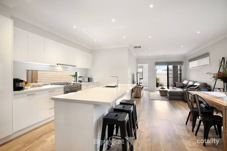 Property photo of 31 Mossey Crescent Cranbourne East VIC 3977