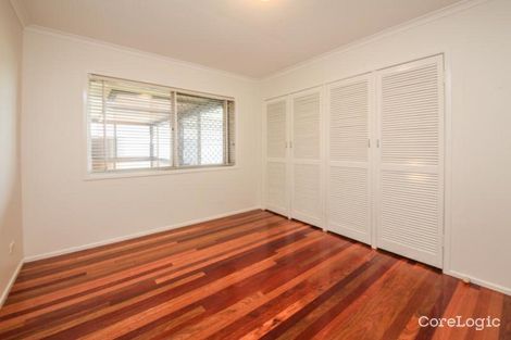 Property photo of 7 Honeysuckle Street Mansfield QLD 4122