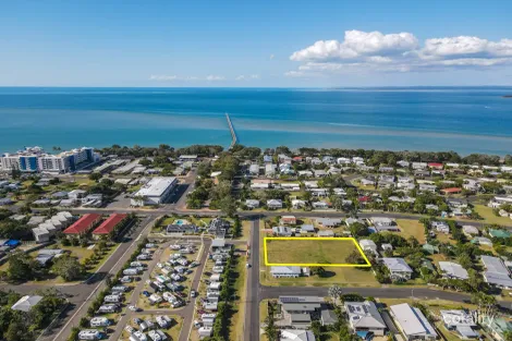 13 Pilot St, Urangan, QLD 4655