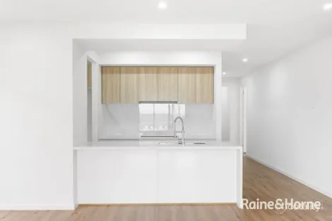 Property photo of 24 Sparrowhawk Crescent Deanside VIC 3336