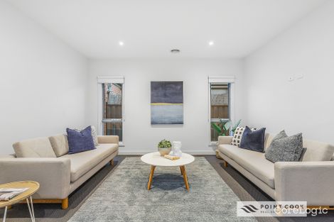 Property photo of 30 Snowsill Circuit Point Cook VIC 3030