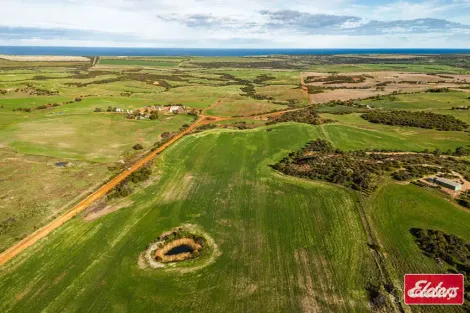 Starling Rd, Bowes, WA 6535