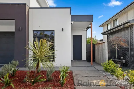 Property photo of 105 Gledswood Hills Drive Gledswood Hills NSW 2557