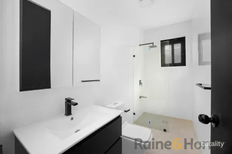 Property photo of 105 Gledswood Hills Drive Gledswood Hills NSW 2557