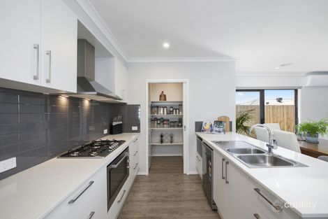 Property photo of 38 Creekward Drive Armstrong Creek VIC 3217