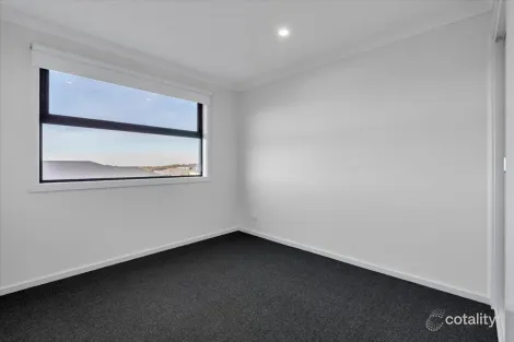 Property photo of 15 Aviana Walk Wyndham Vale VIC 3024