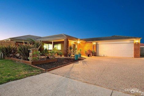 15 Bronson Cct, Cranbourne North, VIC 3977