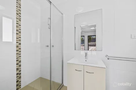 Property photo of 3 Eucalyptus Place Kirkwood QLD 4680