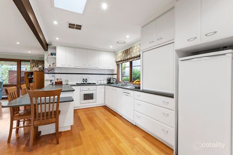 Property photo of 8 Jeffs Court Endeavour Hills VIC 3802