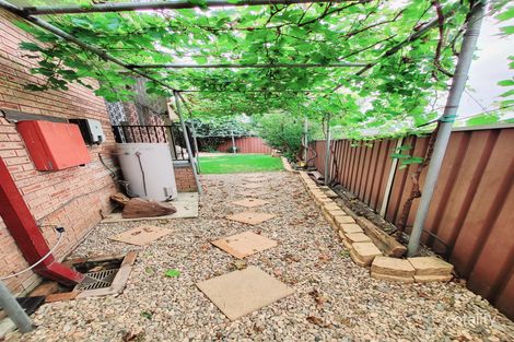 Property photo of 4 Cosmos Place Macquarie Fields NSW 2564