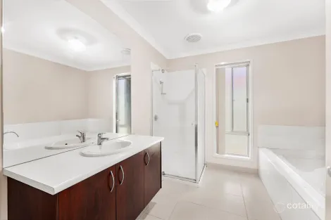 Property photo of 16 Townsend Street Wyndham Vale VIC 3024