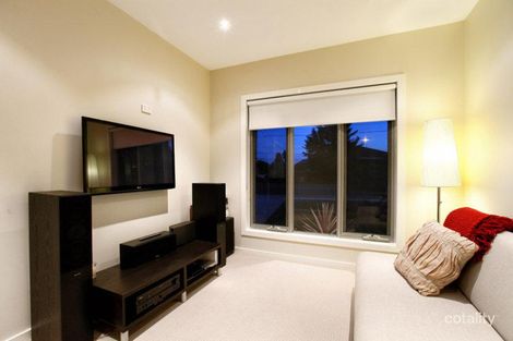 Property photo of 4 Hyton Close Westmeadows VIC 3049