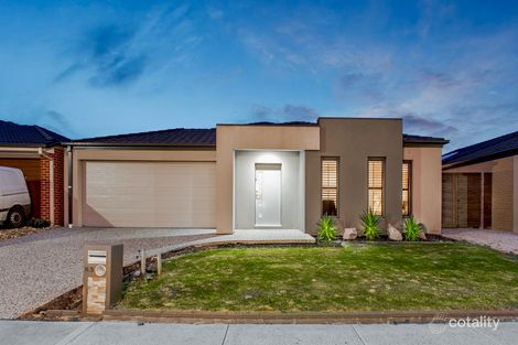 63 Mickleham Dr, Cranbourne North, VIC 3977