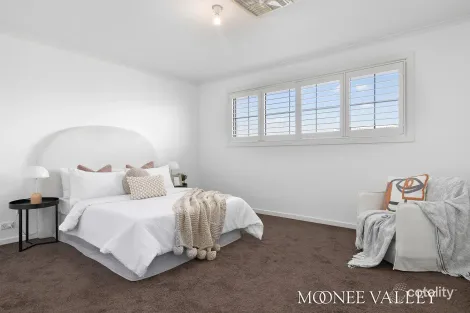 Property photo of 1/42 Orleans Road Avondale Heights VIC 3034