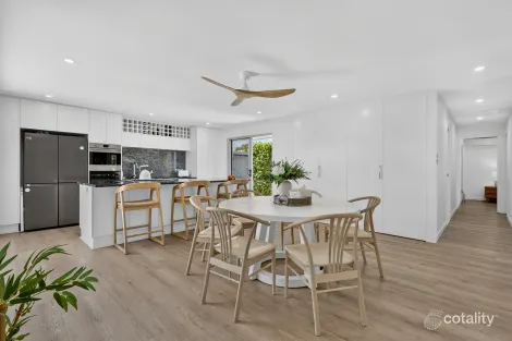Property photo of 77 Oxley Drive Paradise Point QLD 4216