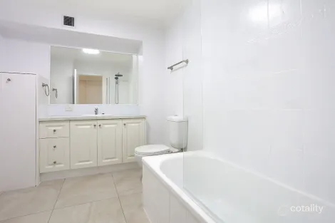 Property photo of 16/16 Paradise Island Surfers Paradise QLD 4217